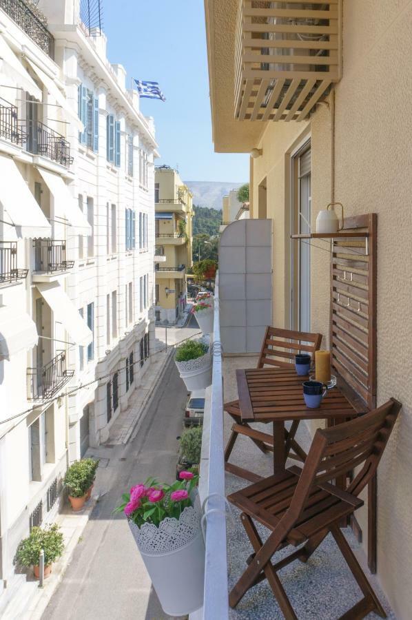 Appartamento Tiffany'S Luxury 2Br With Acropolis View Atene Esterno foto