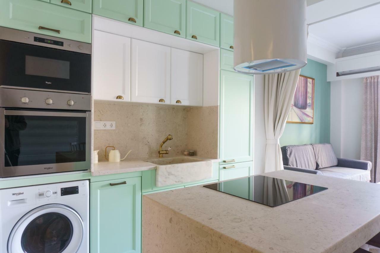 Appartamento Tiffany'S Luxury 2Br With Acropolis View Atene Esterno foto