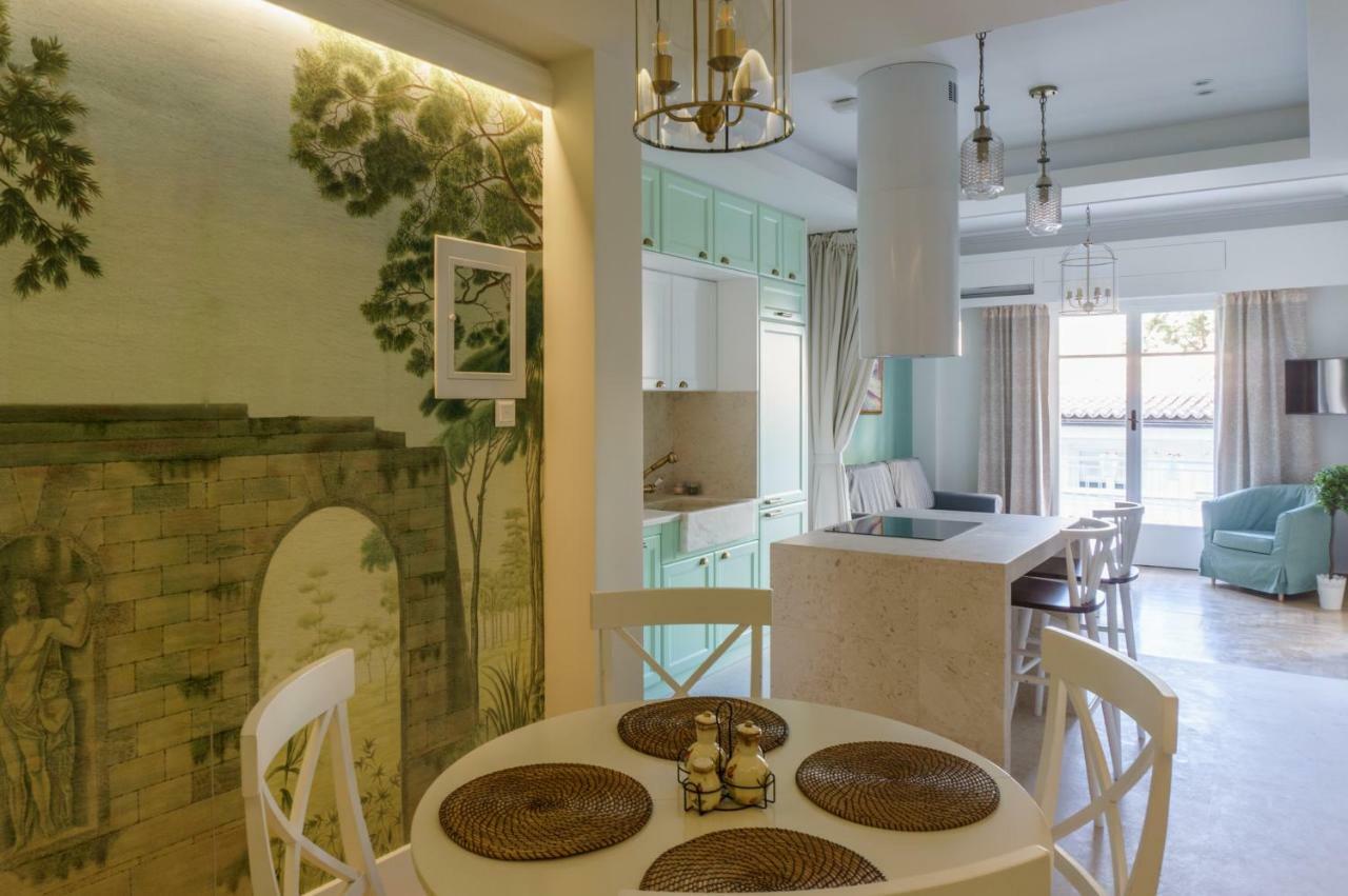 Appartamento Tiffany'S Luxury 2Br With Acropolis View Atene Esterno foto